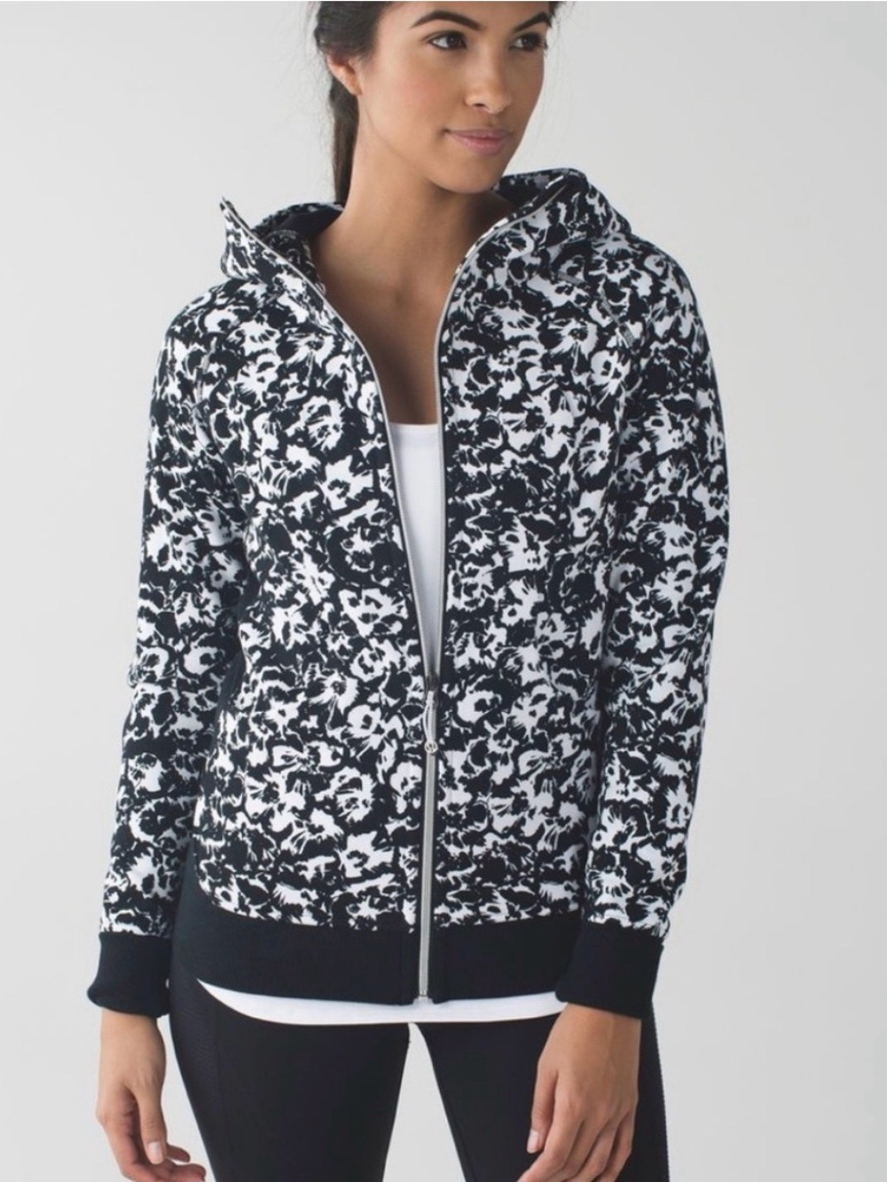 Lululemon Scuba Hoodie Fleur Sombre white black cozy stretch Size 10